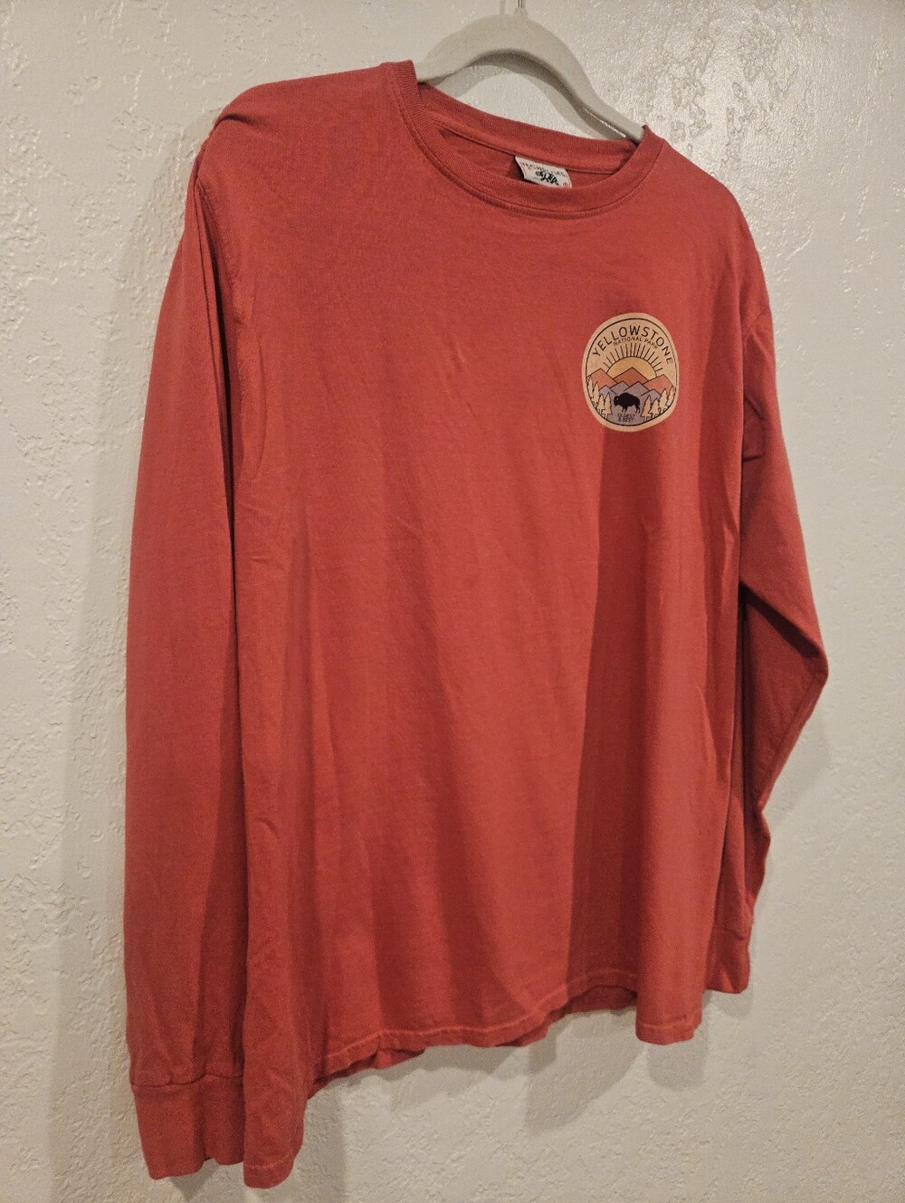Yellowstone National Park Men’s Long Sleeve Shirt Size Med By Techstyles Orange.